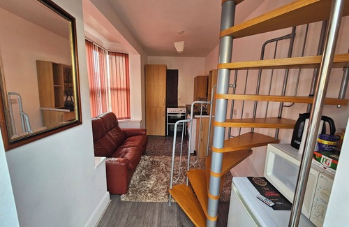 Doncaster House | 41 Buckingham road