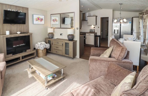 Yealand Conyers Cottage | 41, GRANDMA'S COTTAGE, pet friendly, with a garden in Carnforth