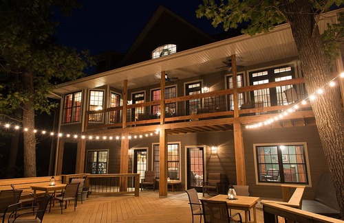 Blue Eye Cabin | 418 m² Lodge ∙ 6 bedrooms ∙ 16 guests