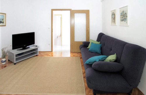 Trogir Apartment | 42 m² Apartment ∙ 2 bedrooms ∙ 5 guests