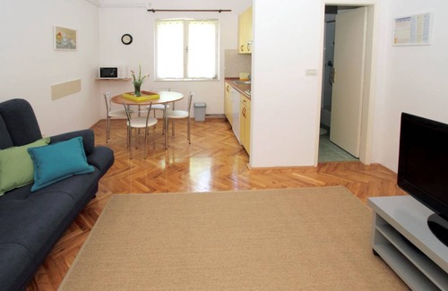 Trogir Apartment | 42 m² Apartment ∙ 2 bedrooms ∙ 5 guests