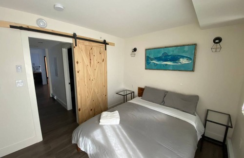 North Central Edmonton Apartment | 425 m² Apartment ∙ 1 bedroom ∙ 2 guests