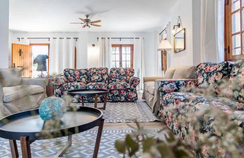 La Pobla de Vallbona House | 429 m² House ∙ 7 bedrooms ∙ 28 guests