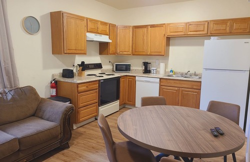 Oneonta Apartment | 43 Cliff - Apt 1 - 3 bdrm apt in City Center Oneonta, walkable to Main St