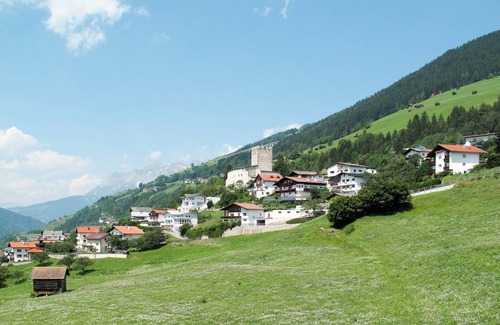 Fliess Apartment | 430 m² Apartment ∙ 14 bedrooms ∙ 28 guests