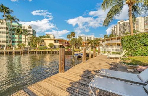 Dolphin Isles House | 44 Canal Home With Heated Pool & Free Dock