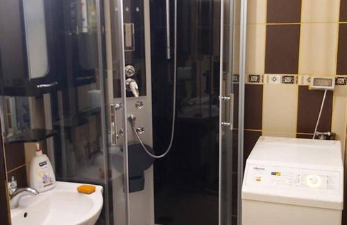 Ploiesti Apartment | 45 m² Apartment ∙ 1 bedroom ∙ 2 guests