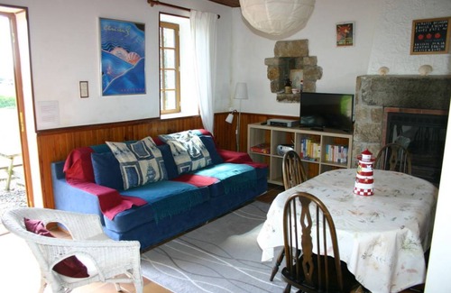 Ploubezre House | 45 m² Gîte ∙ 2 bedrooms ∙ 4 guests