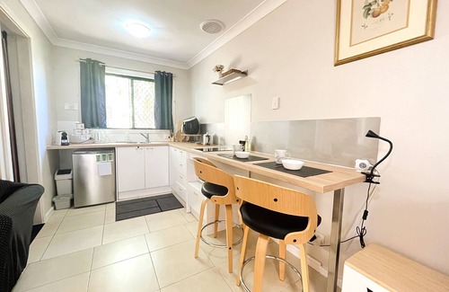 Bassendean Apartment | 45 Private Guest Suite for 2 AC+Parking