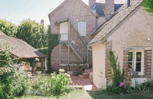 Villiers-Saint-Benoit House | 450 m² House ∙ 7 bedrooms ∙ 15 guests