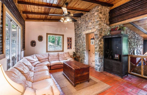 Constanza Villa | 450 m² Villa ∙ 4 bedrooms ∙ 11 guests