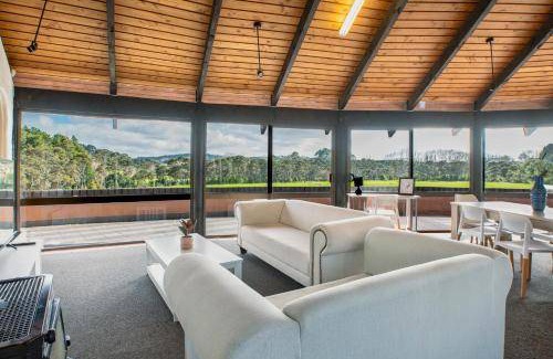 Riverhead Villa | 458 m² Villa ∙ 8 bedrooms ∙ 23 guests