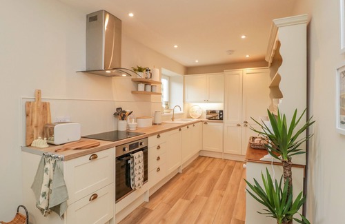 Norham Cottage | 46 CASTLE STREET, pet friendly, country holiday cottage in Norham