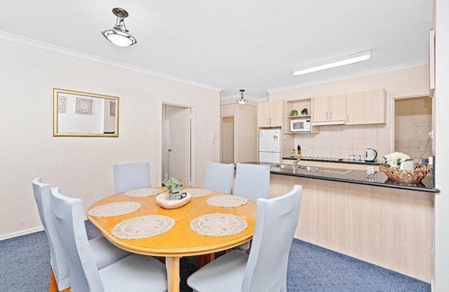 East Perth Apartment | 46 Hay St Hideaway Central 2BR+parking