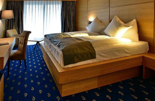 Glarus Nord Hotel | 46 m² Hotel ∙ 8 guests