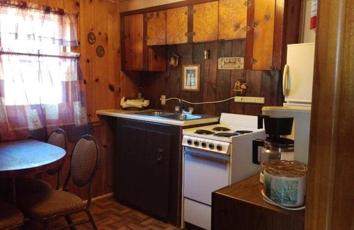 Branch Hotel | 46 m² Motel ∙ 3 bedrooms ∙ 7 guests