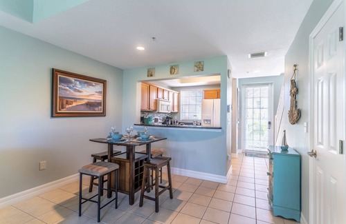 Ruskin Apartment | 464 Little Harbor