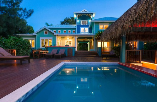 Lawson Rock House | 465 m² House ∙ 6 bedrooms ∙ 14 guests
