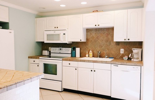 Bayou Oaks House | 47th Street Cottage in sunny Sarasota