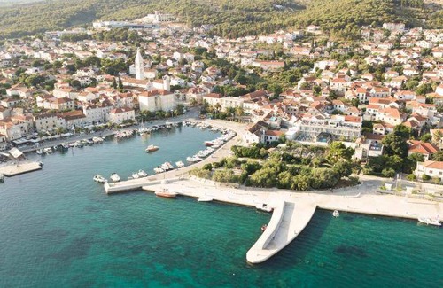 Supetar Hotel | 48 m² Hotel ∙ 127 guests