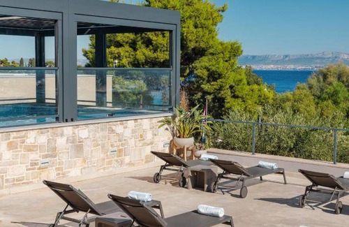 Supetar Hotel | 48 m² Hotel ∙ 127 guests