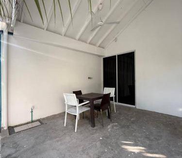 Rasdhoo House | 490 m² House ∙ 1 bedroom ∙ 3 guests