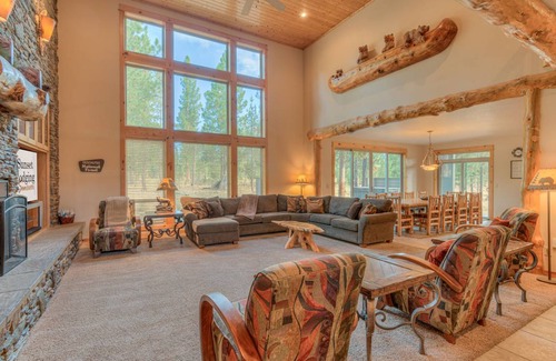 Sunriver House | 492 m² House ∙ 8 bedrooms ∙ 20 guests