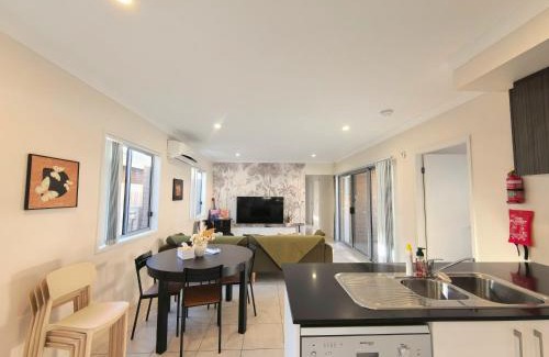 Coomera House | 4b2b Coomera Comfort Lodge Near Theme Park & Westfield