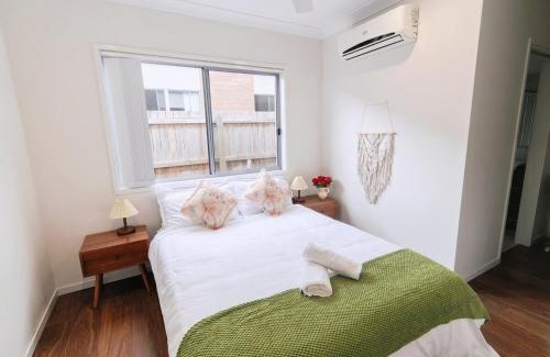 Coomera House | 4b2b Coomera Comfort Lodge Near Theme Park & Westfield