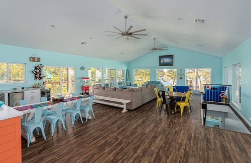 Mead House | 4Bdrm Insta-worthy Texoma Lake Retreat