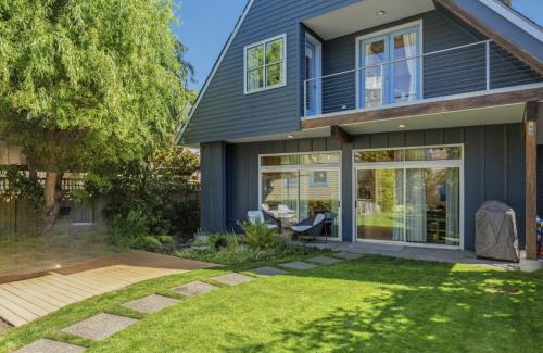 Queen Anne House | 4BR 4BA The Gardens at Queen Anne