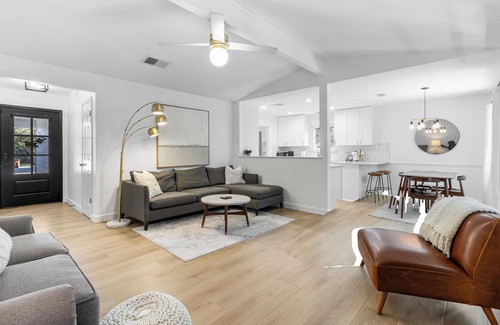 East Oak Hill House | 4BR Family-Friendly Casa, Firepit, BBQ, ~10 min to DT, Zilker, & AUS airport