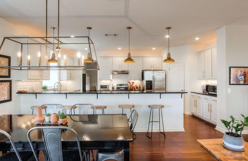 Travis Country House | 4BR Hill Country Home, quiet family friendly neighborhood