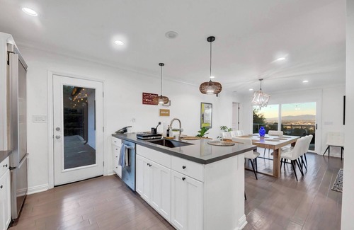 Los Angeles House | 4BR Hilltop Villa by Universal Studios with Pool and Amazing Views
