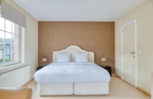 Sint-Michiels House | 4BR Holiday Home with Garden Near Bruges
