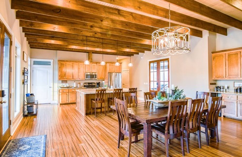 Double Springs House | 4BR Lakeview Escape | Dock Access, Kayak & Firepit