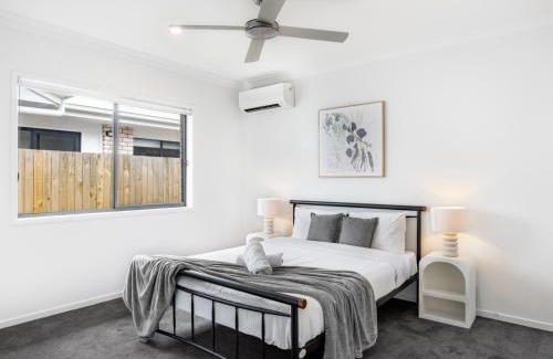Browns Plains House | 4BR Newly furnished Cozy house Brownsplain
