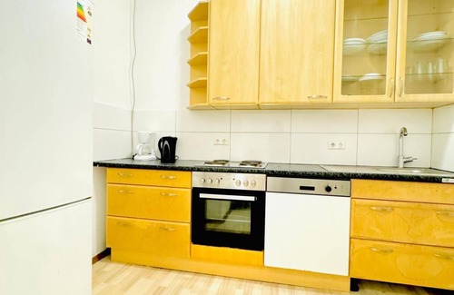 Grinzing Apartment | 4BR Stay for 8 Near FAC Stadium