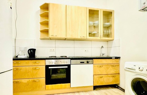 Grinzing Apartment | 4BR Stay for 8 Near FAC Stadium