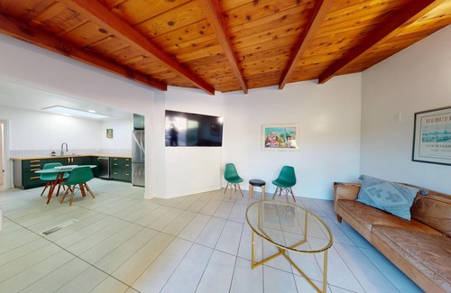 Olde Carlsbad House | 4Surfers+Dogs +Families