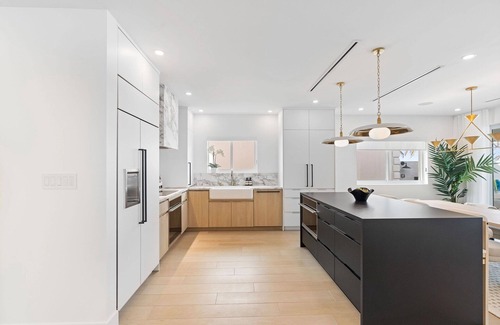 West Bay Villa | 5 Bdr Oceanside Luxury Rental - Salt Aire
