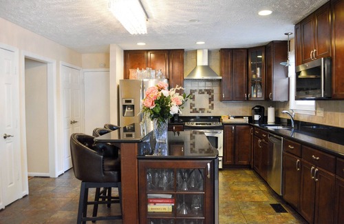 Fort Washington Bed & Breakfast | 5 BDRM Boutique Home Backyard Oasis near National Harbor,MD and DC.