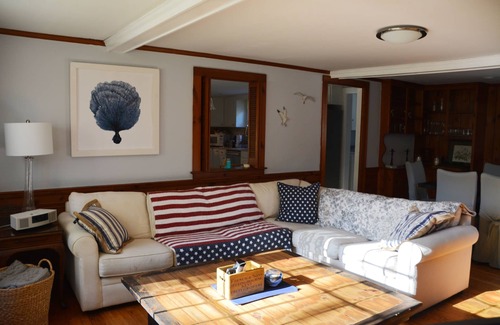 North Chatham House | 5 Bed/2 Bath Sleeps 11. Walk to restaurants, town and more.