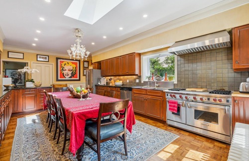 Paris House | 5 bed 6 bath Estate Home in Paris Ontario with a pool, gym and solarium!