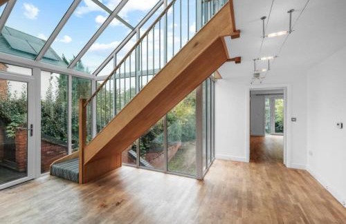 Powick House | 5 bed house with hot tub
