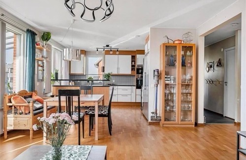 Soder House | 5-Bed-Rooms House with Jacuzzi, Free Parking, and 2 Toilets-Bath in Malmö