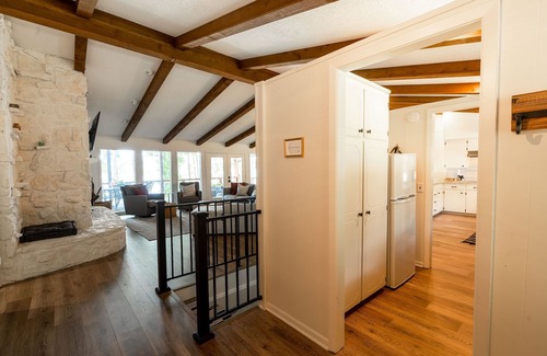 Greers Ferry House | 5 Bedroom + 3 Bathroom Greers Ferry Lakefront Home with Beautiful Shoreline!