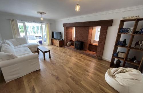 Weston under Wetherley House | 5 Bedroom 4 Bathroom Gym Playroom Country Home