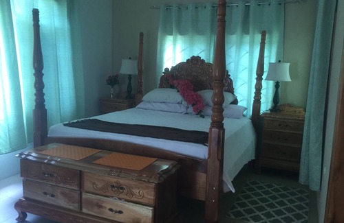 Crane corner House | 5 bedroom 5 bath sleeps 10 ..