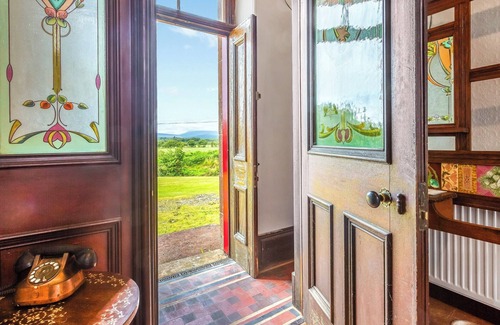Blackwaterfoot Cottage | 5 bedroom accommodation in Blackwaterfoot